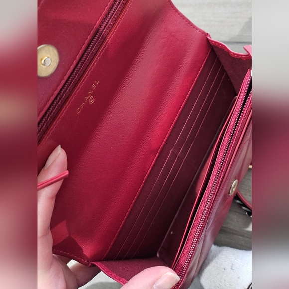 *SOLD* Chanel 19 Wallet On Chain - Picture 5 of 12